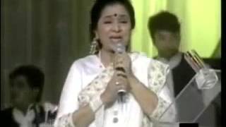 Asha Bhosle  Kal Aaj aur Kal Eternal Asha 2000 LIve [upl. by Flem650]